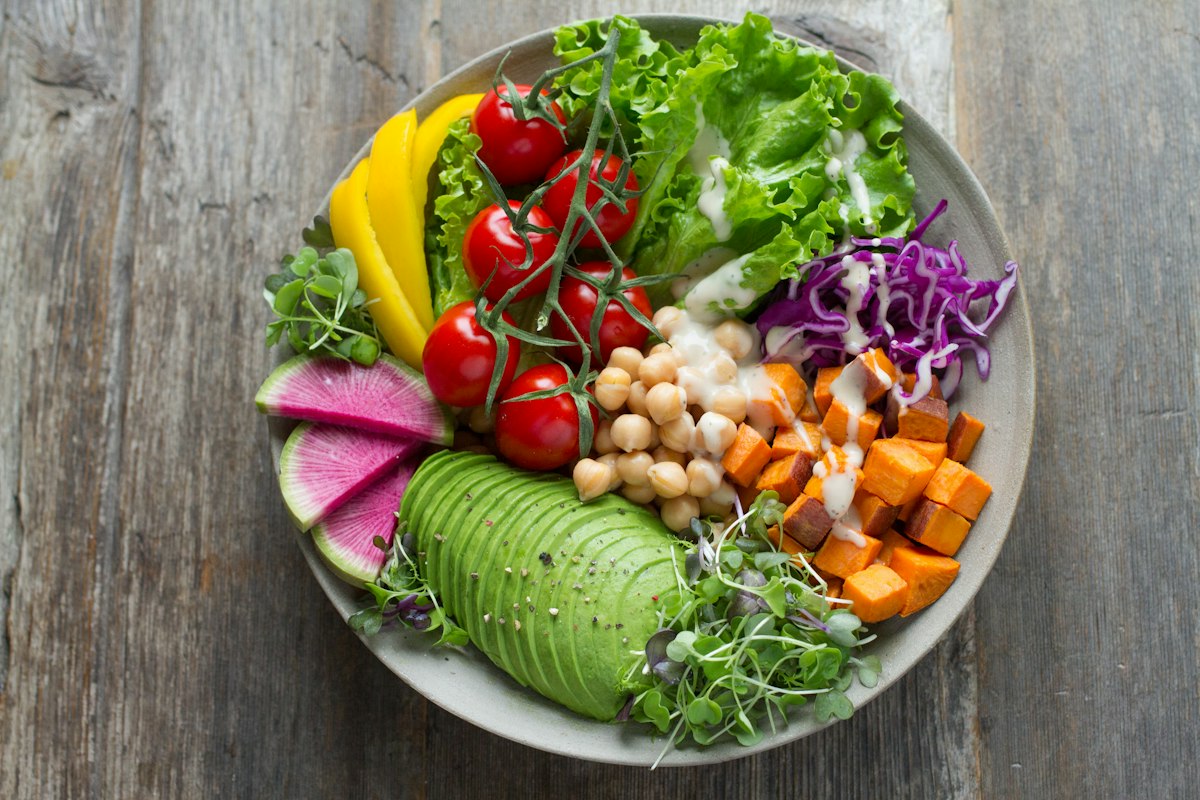 Salade détox au quinoa et épinards frais